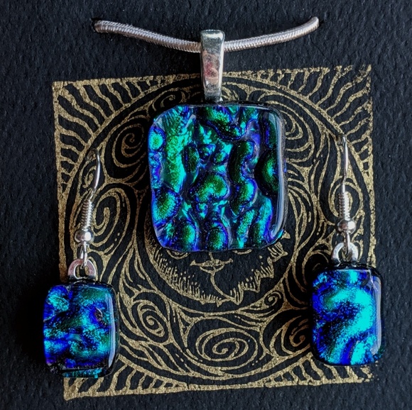 Sea of blue; Glass Dichroic Pendant & Earring Set - Picture 4 of 5